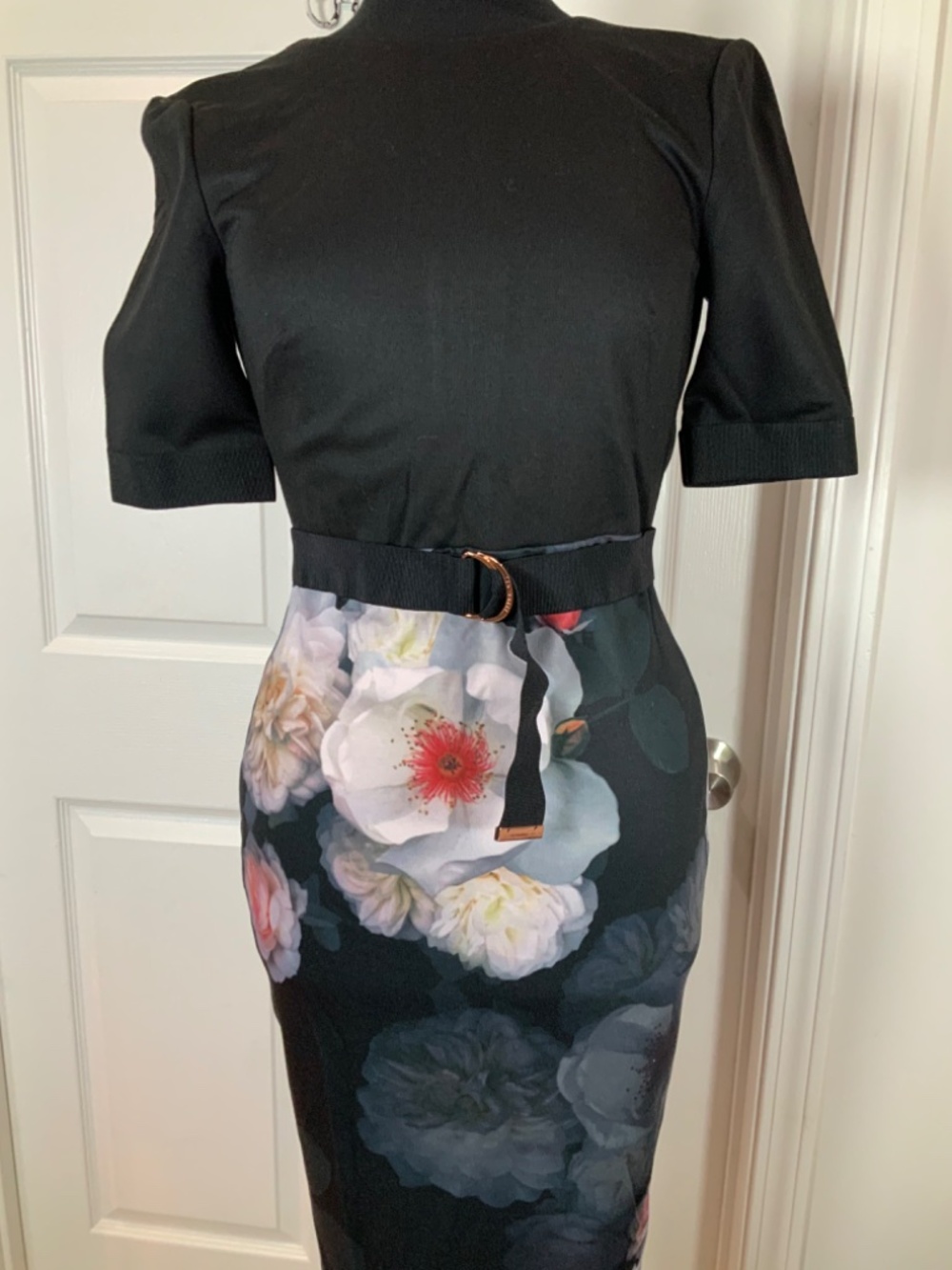 Ted Baker Masason Chelsea Floral Black Bodycon Belted Sheath Midi Dress Size 1 - Picture 4 of 10